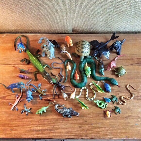 Assorted Lot of Plastic Dinosaurs and Reptiles - Toy Figures for Kids or Collect - Picture 7 of 7